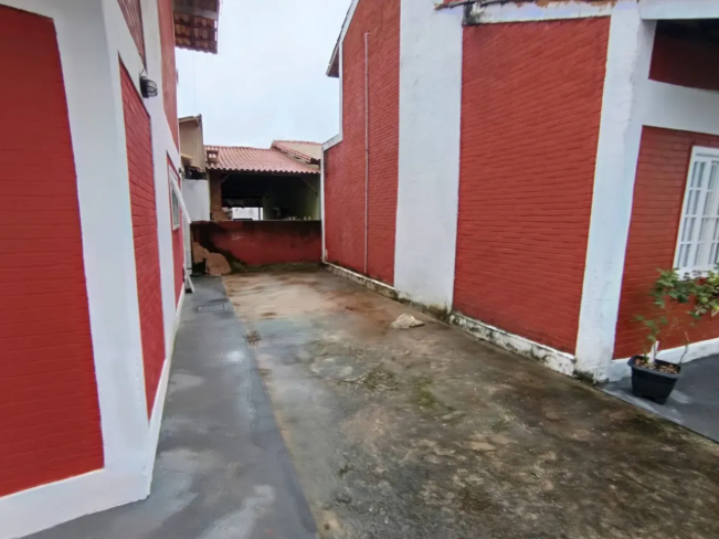 Térrea para aluguel possui 100 metros quadrados em Jardim Atlântico Leste