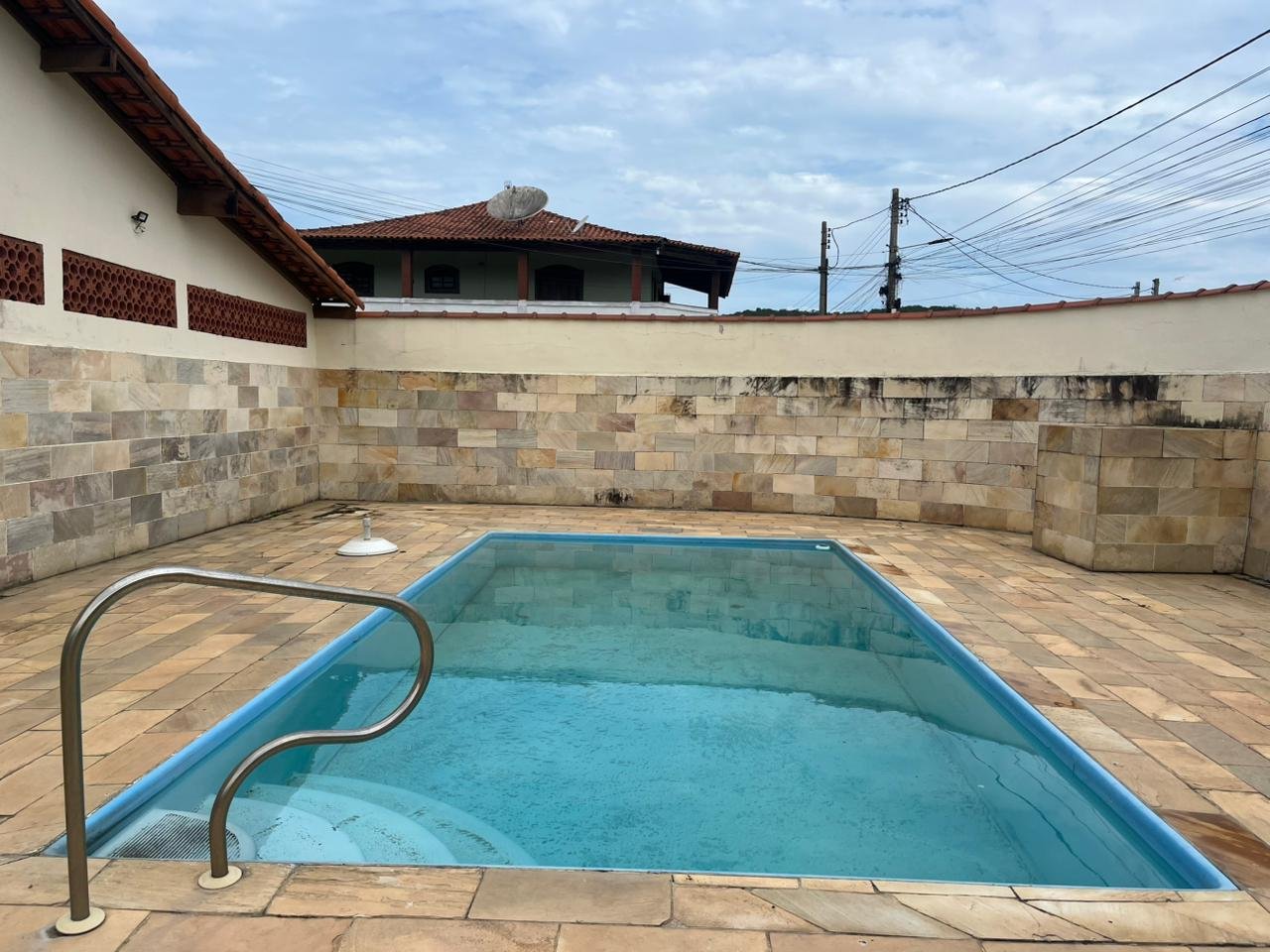 Casa em condomínio perto da Praia por R$ 320.000