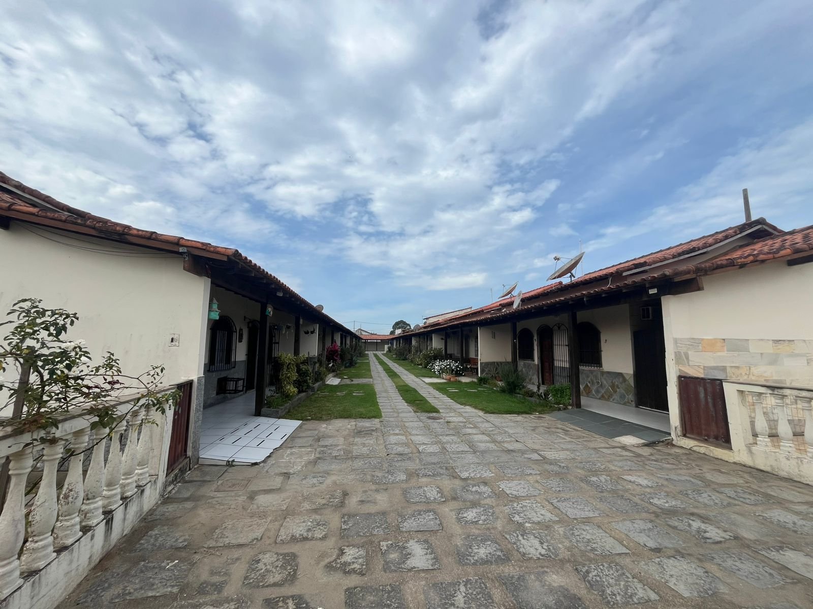 Casa em condomínio perto da Praia por R$ 320.000