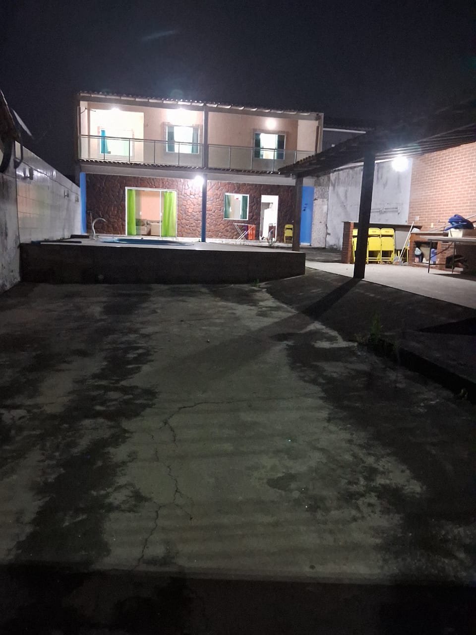 Excelente casa duplex a apenas 300 metros da praia com piscina