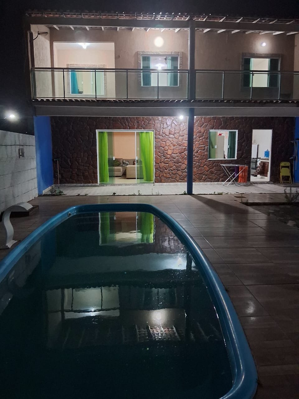 Excelente casa duplex a apenas 300 metros da praia com piscina