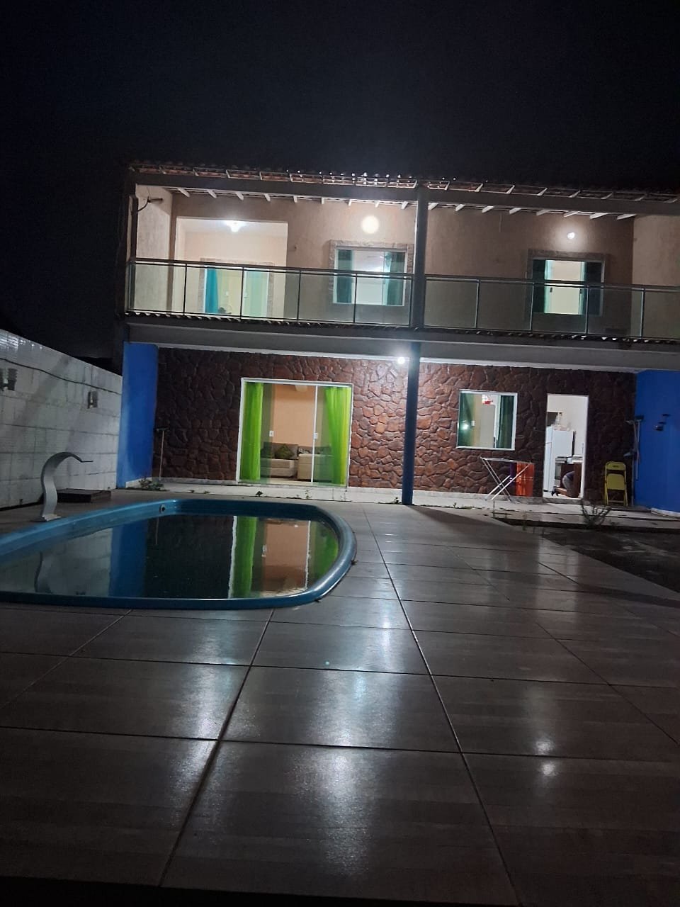 Excelente casa duplex a apenas 300 metros da praia com piscina