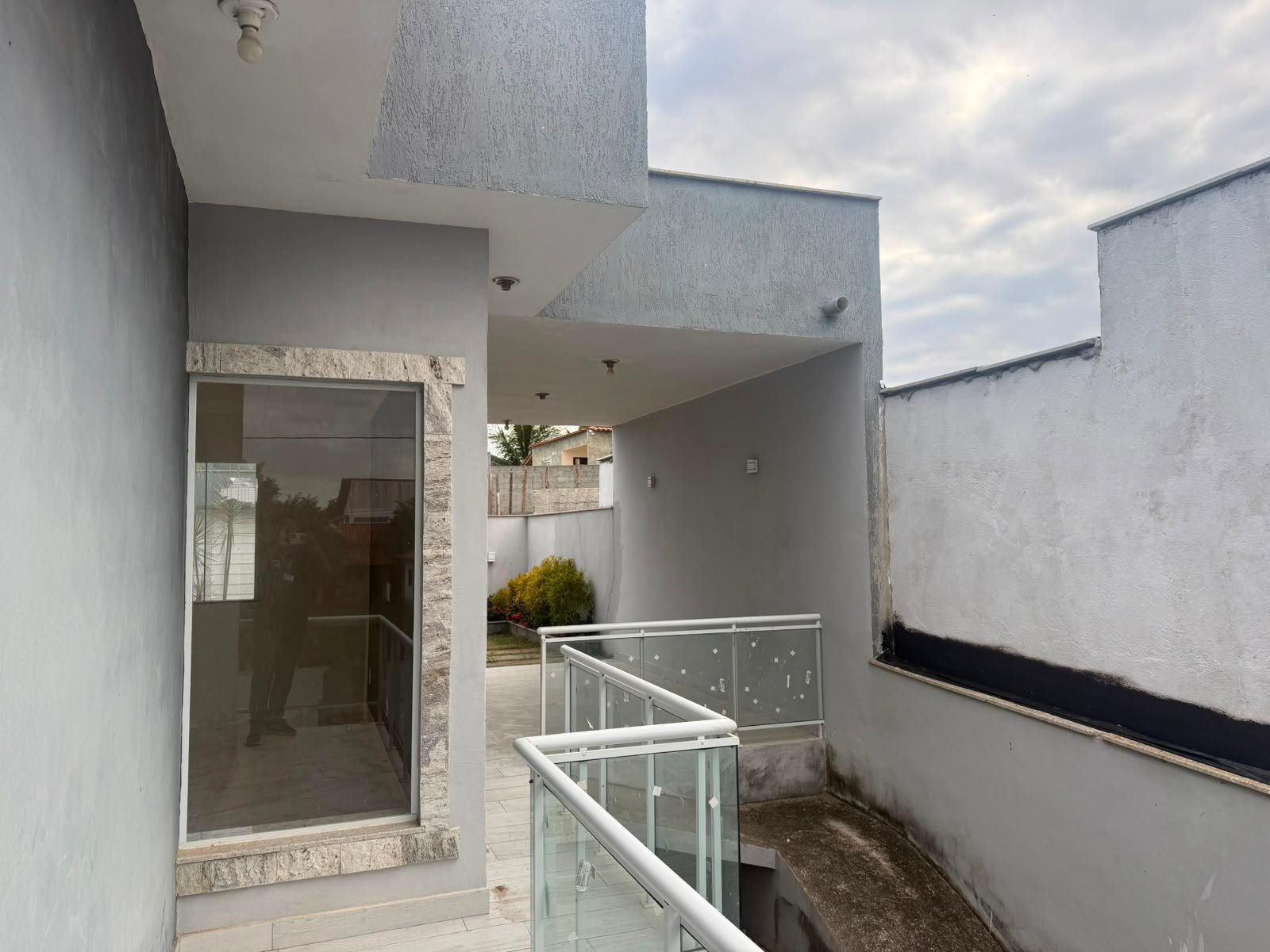 CASA DE PRIMEIRA À VENDA EM IGUABA GRANDE