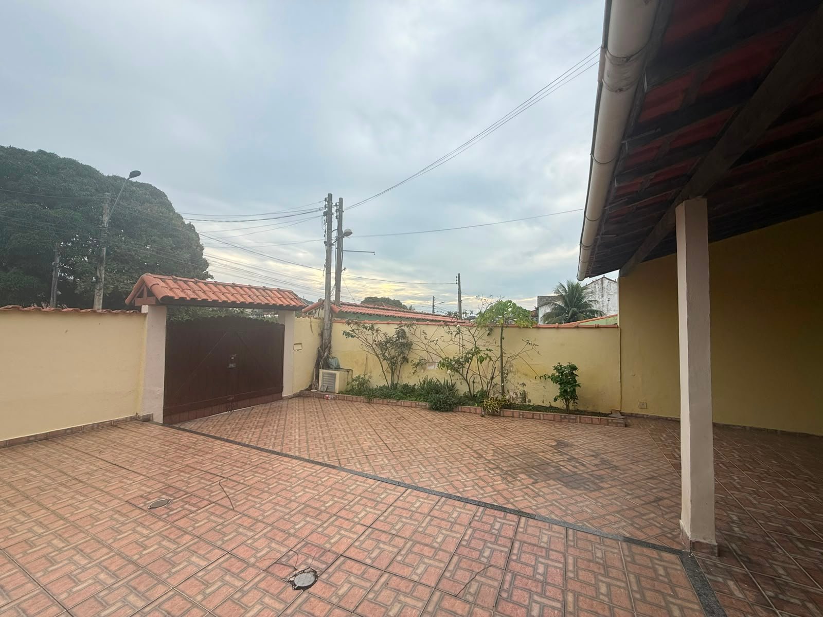 CASA COM 4 QUARTOS CANELLAS CITY POR R$ 400.000