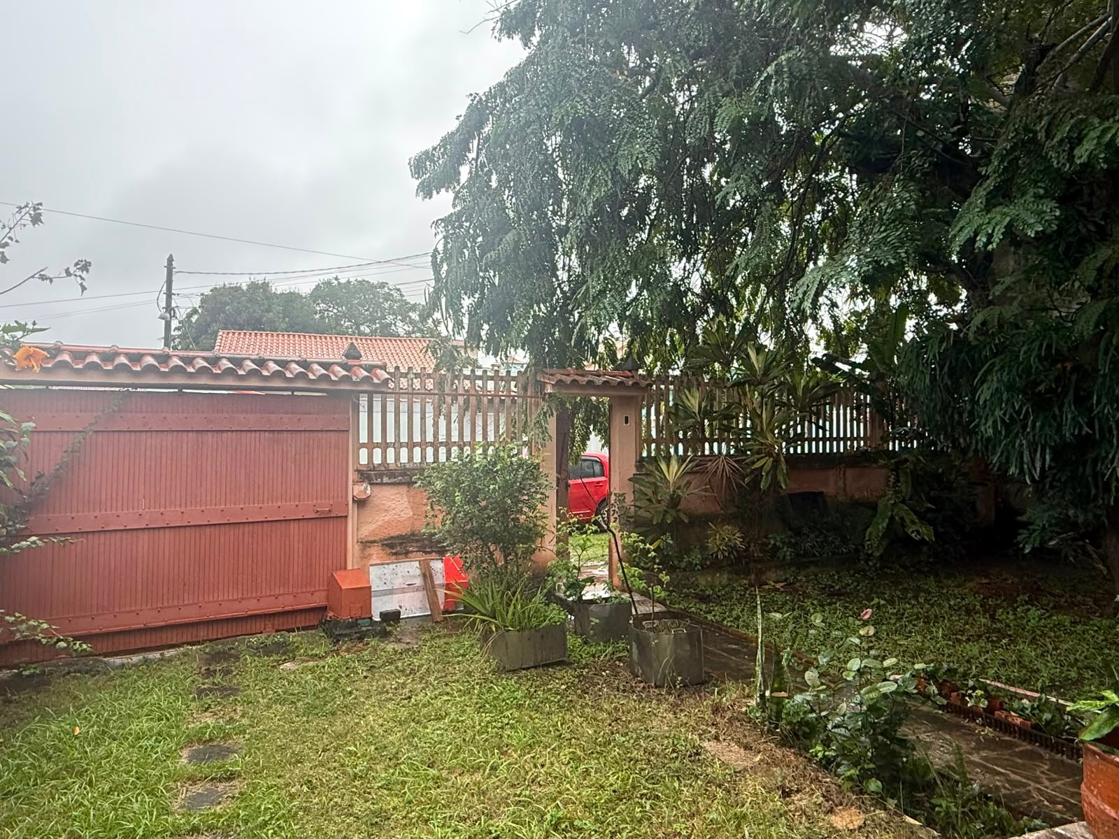 CASA À VENDA EM CIDADE NOVA Á 100m da Praia