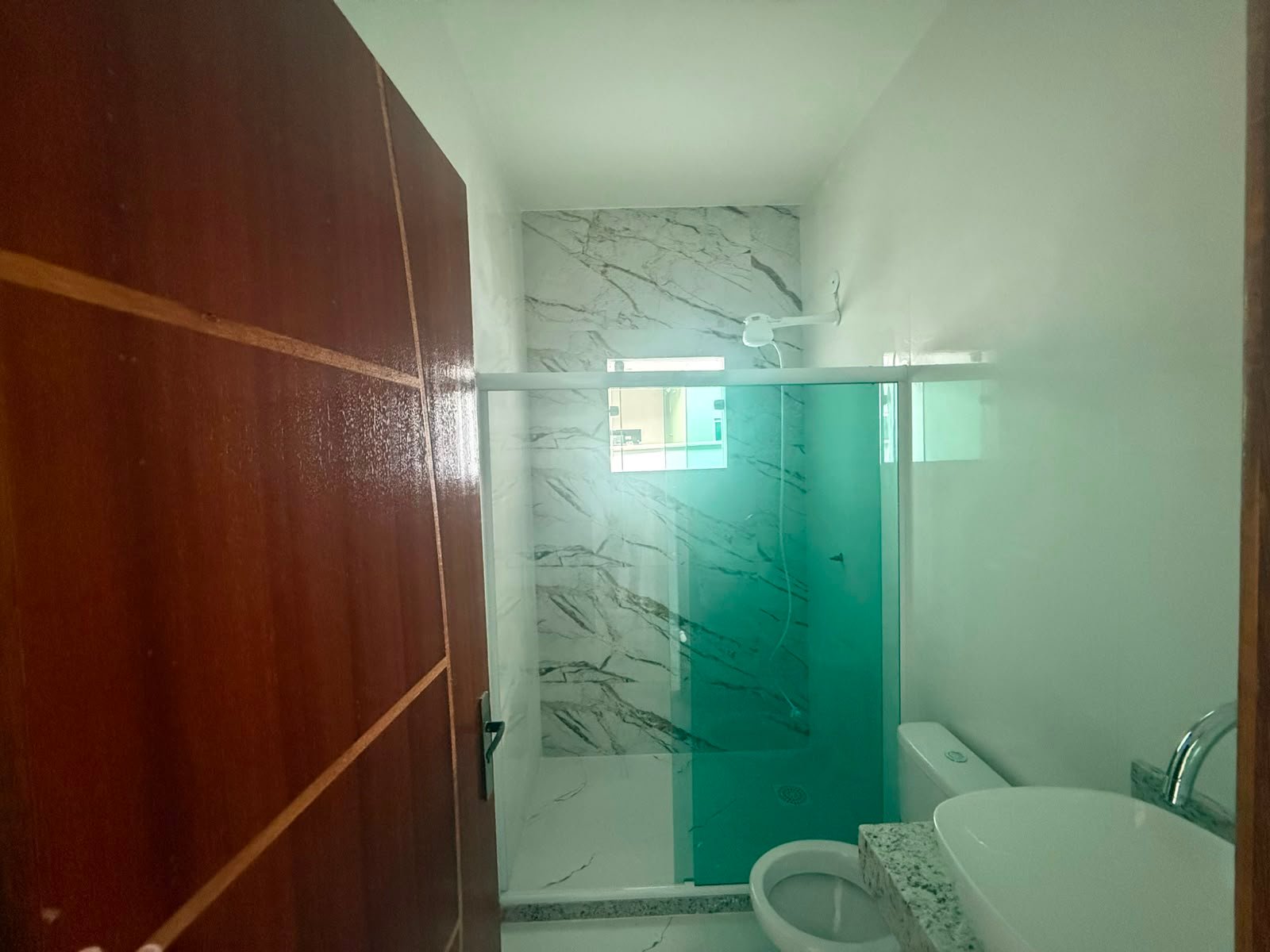 CASA MODERNA COM ACABAMENTO DE ALTO PADRÃO E 225M² DE TERRENO – R$ 380.000
