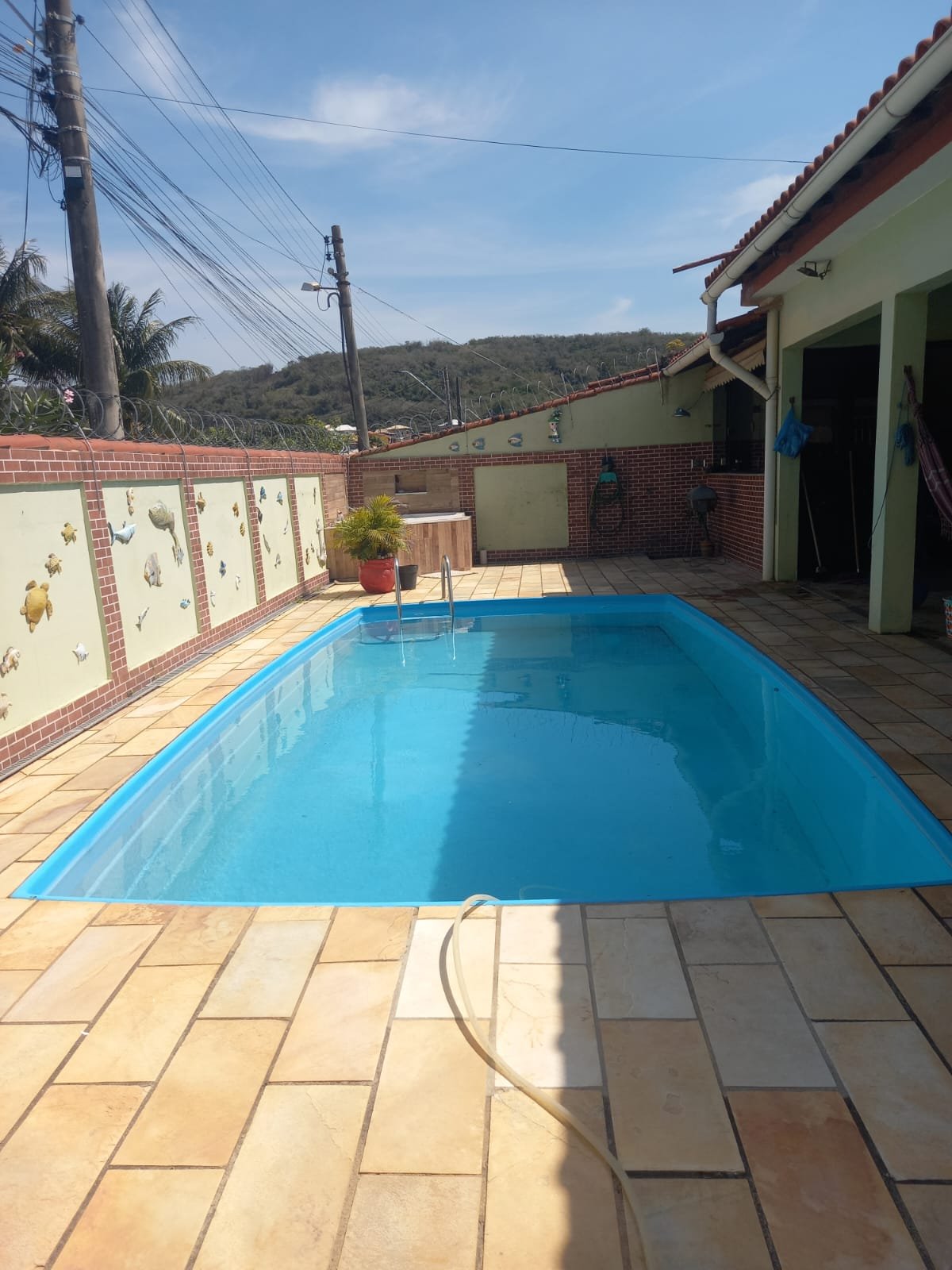 CASA À VENDA COM PISCINA NO PARQUE TAMARIZ