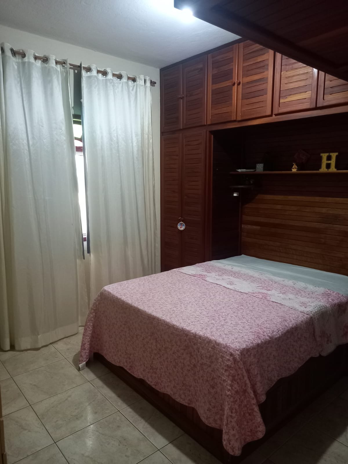 CASA À VENDA COM PISCINA NO PARQUE TAMARIZ