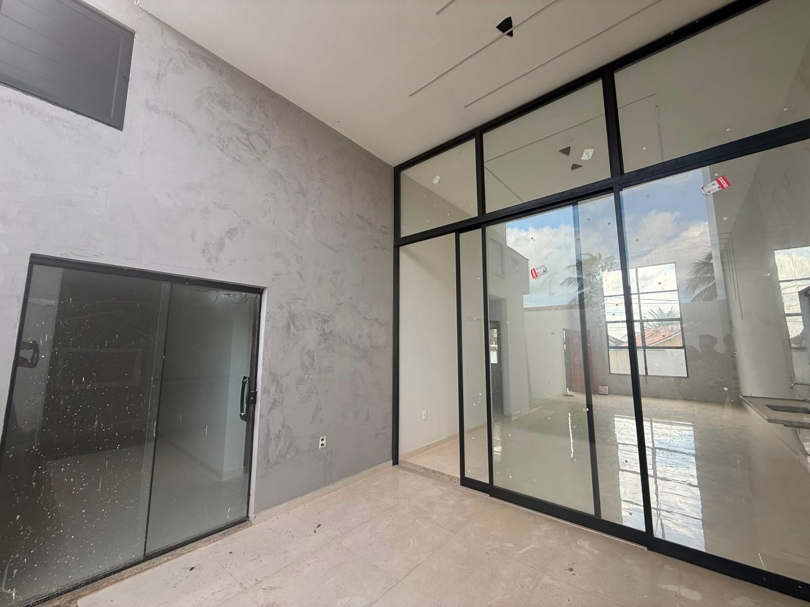 CASA MODERNA EM IGUABA GRANDE COM ÁREA GOUMERT Á 100m DA PRAIA