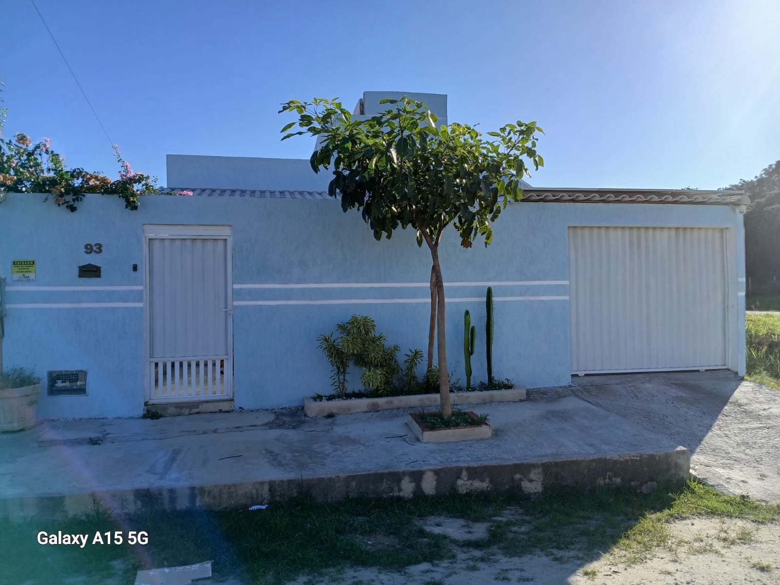 CASA COM 3 QUARTOS Á VENDA POR APENAS R$ 270.000 EM IGUABA GRANDE