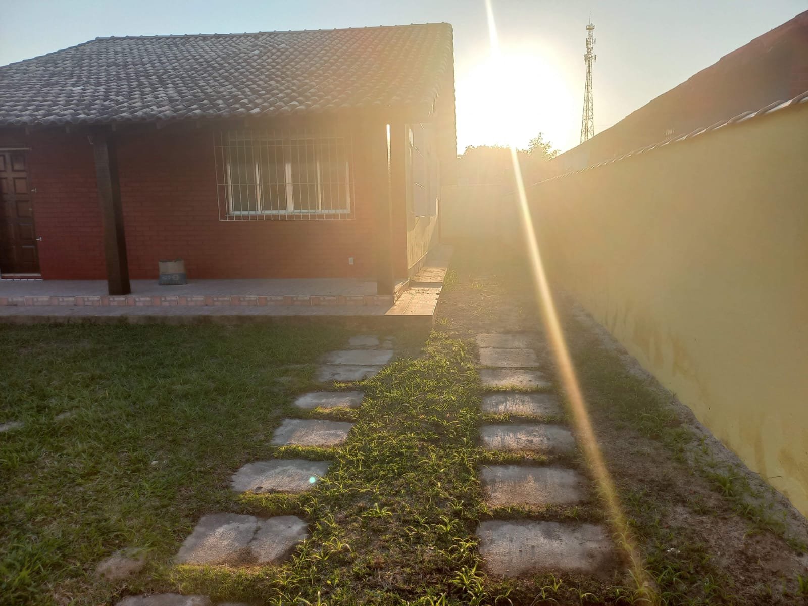 CASA À VENDA EM CIDADE NOVA POR R$ 330.000