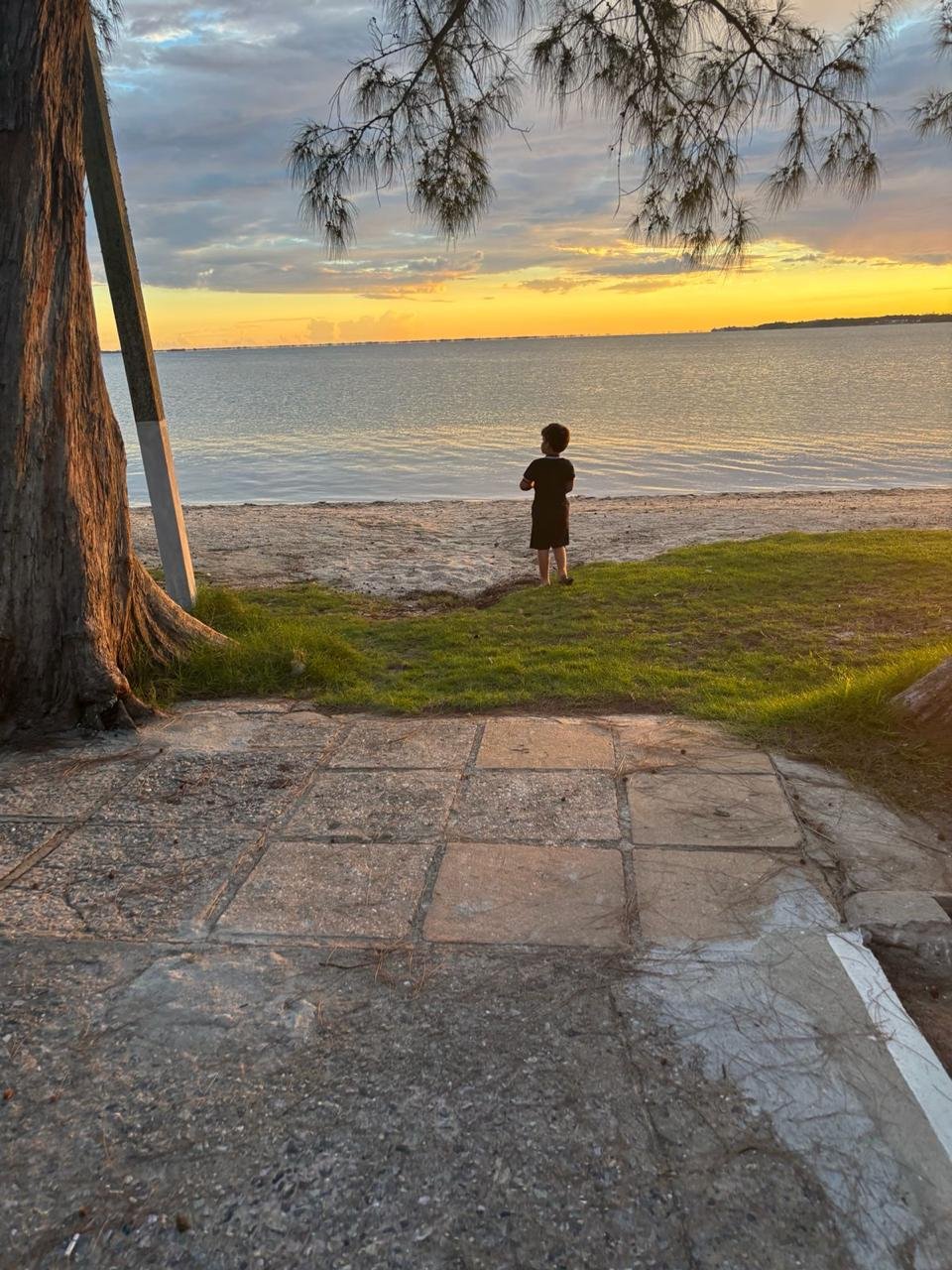 CASA PÉ NA AREIA PARA LOCAÇÃO UBÁS - R$ 3.000