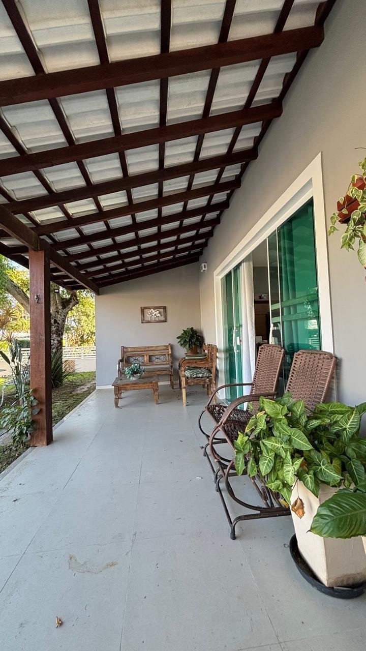 CASA PÉ NA AREIA PARA LOCAÇÃO UBÁS - R$ 3.000