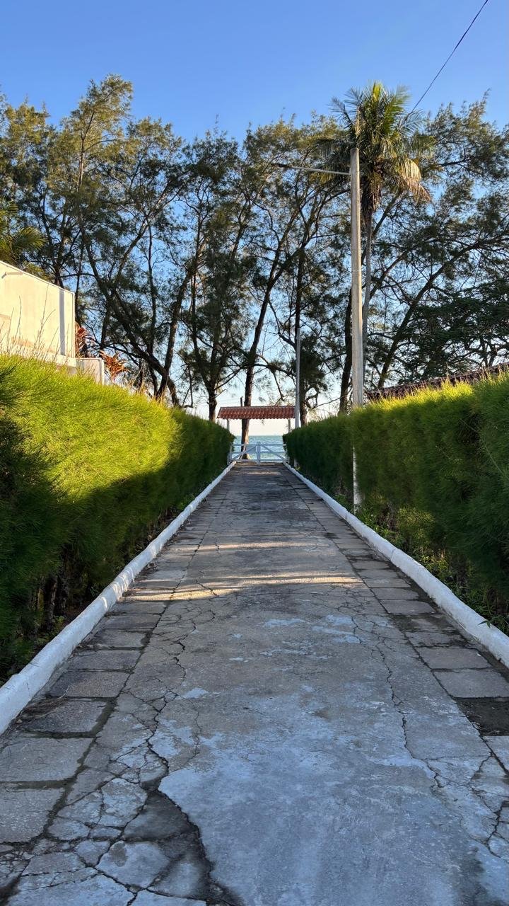 CASA PÉ NA AREIA PARA LOCAÇÃO UBÁS - R$ 3.000